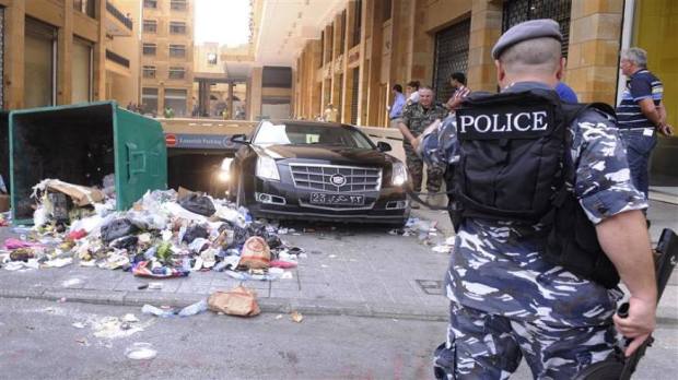 The image that sums up 2015: A trash revolt and several crises in the cabinet 